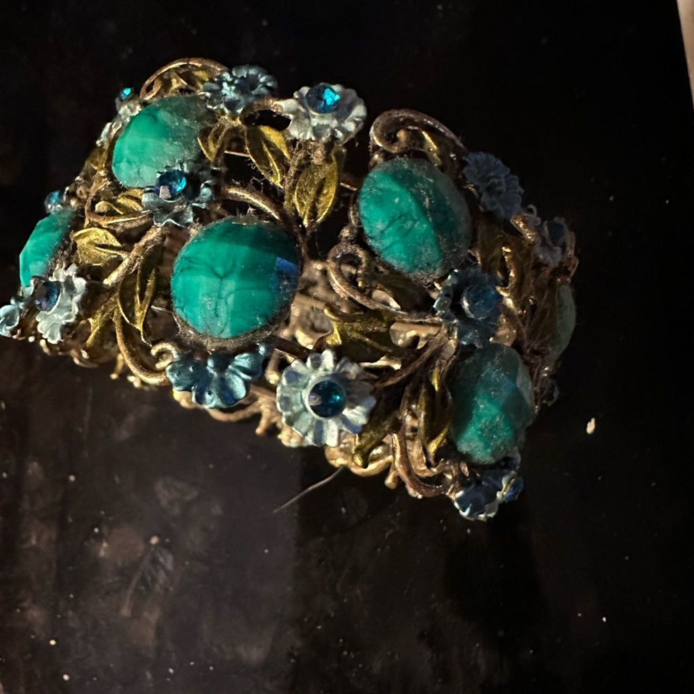 Elegant Floral Turquoise Bracelet